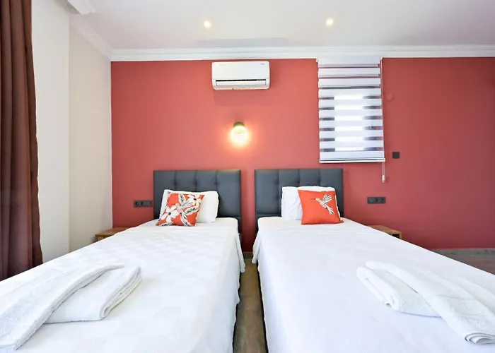 Vilă Luxury-holiday For 6 People With Turkish Bath & Sauna In Oeluedeniz