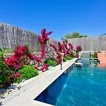 Villa Luxury-holiday For 6 People With Turkish Bath & Sauna In Oeluedeniz