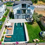 Villa Luxury-holiday For 6 People With Turkish Bath & Sauna In Oeluedeniz
