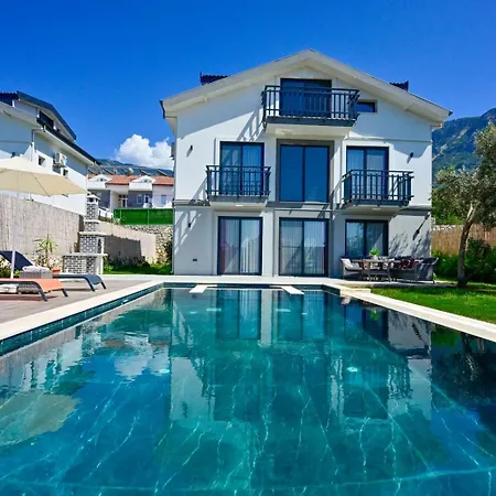 Villa Luxury-holiday For 6 People With Turkish Bath & Sauna In Oeluedeniz *