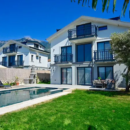 Villa Luxury-holiday For 6 People With Turkish Bath & Sauna In Oeluedeniz *