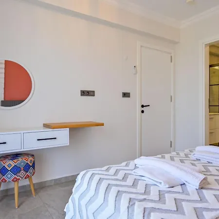 Villa Luxury-holiday For 6 People With Turkish Bath & Sauna In Oeluedeniz *