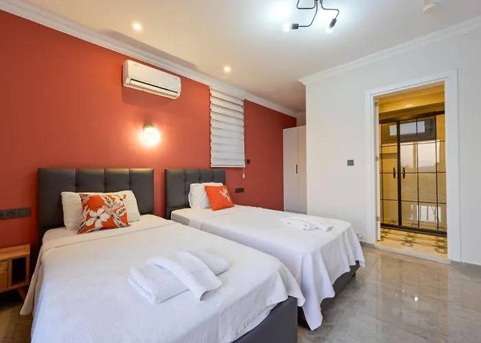 Vila Luxury-holiday For 6 People With Turkish Bath & Sauna In Oeluedeniz *