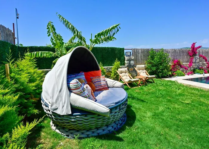 Villa Luxury-holiday For 6 People With Turkish Bath & Sauna In Oeluedeniz