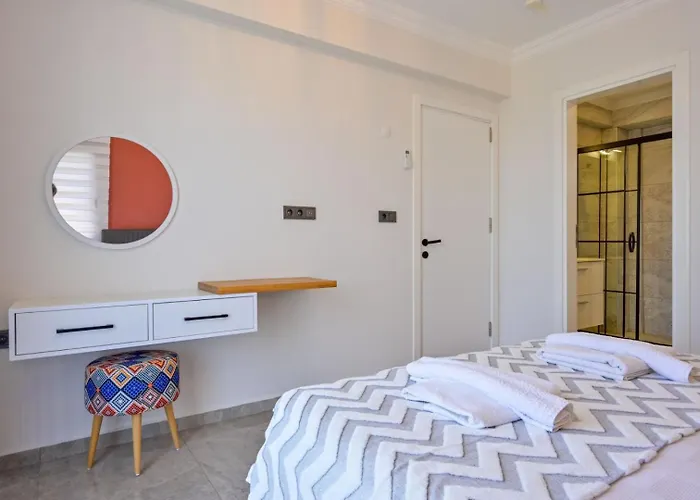 Villa Luxury-holiday For 6 People With Turkish Bath & Sauna In Oeluedeniz *