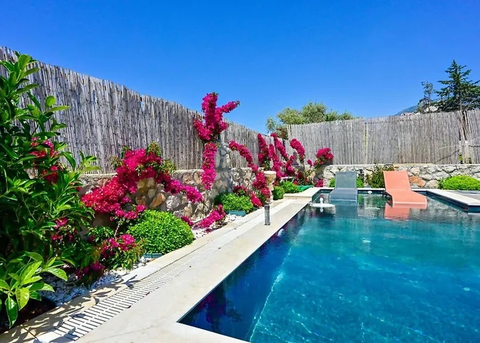 Villa Luxury-holiday For 6 People With Turkish Bath & Sauna In Oeluedeniz