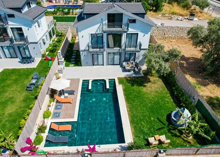 Villa Luxury-holiday For 6 People With Turkish Bath & Sauna In Oeluedeniz